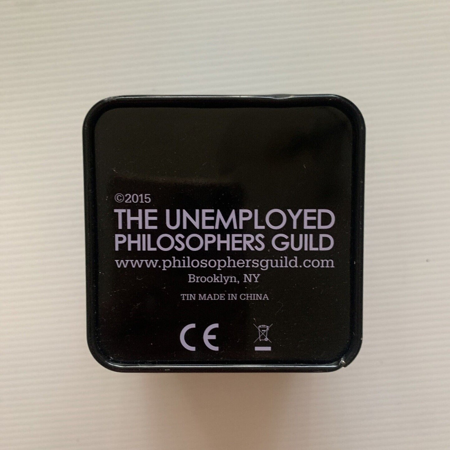 EMPTY BOX WATCH Unemployed Philosophers Guild Alice In Wonderland Tempus Fugit
