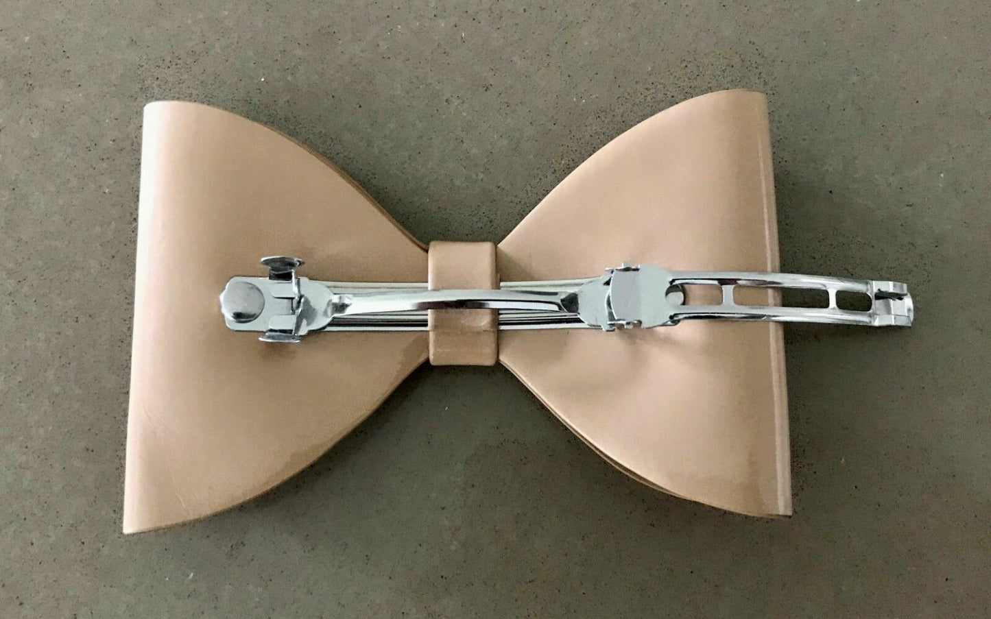 HAIR CLIP Girls Bow Beige Heavy Plastic Bow Quality Clasp New