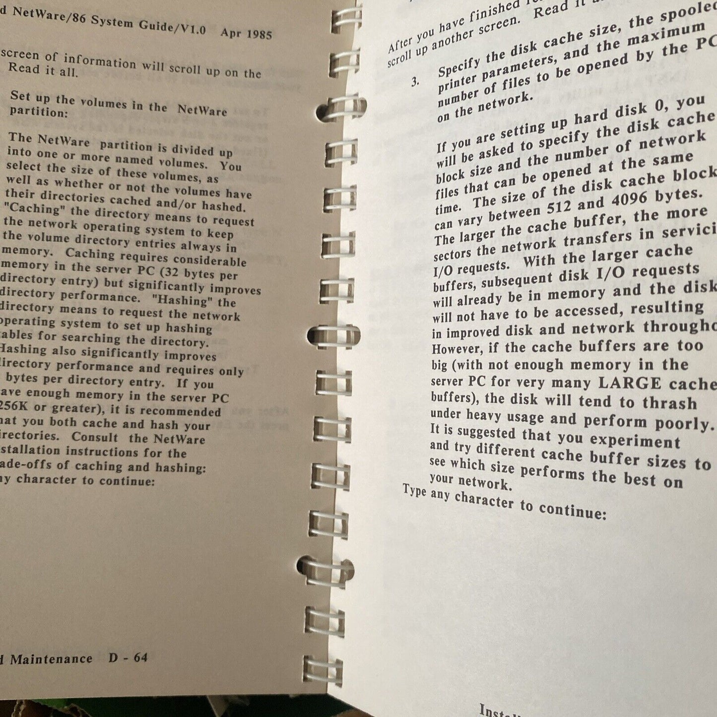 Novell Inc Advanced Netware/86 Systen Guide PartNo 101-000041-002 Ringbound 1985