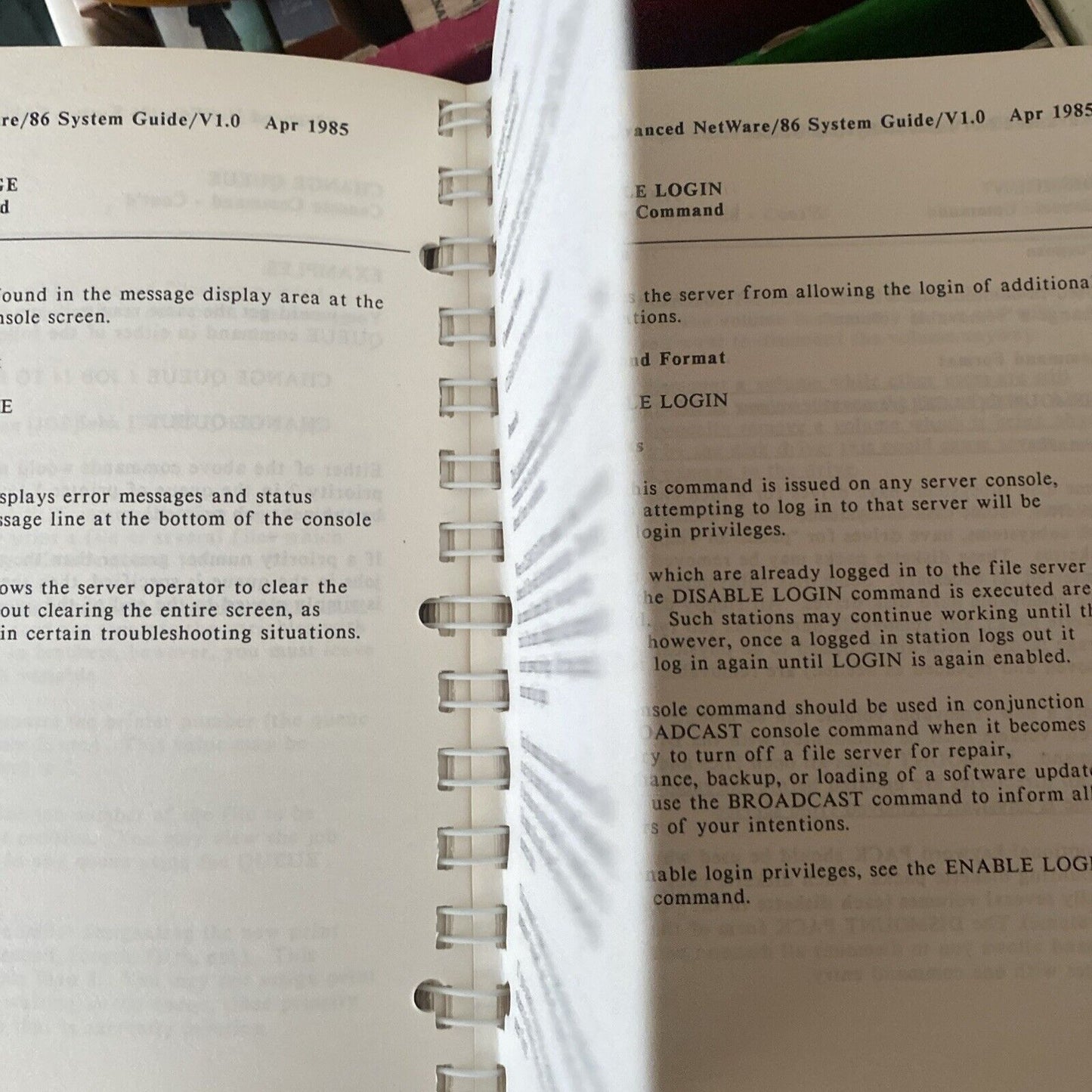 Novell Inc Advanced Netware/86 Systen Guide PartNo 101-000041-002 Ringbound 1985