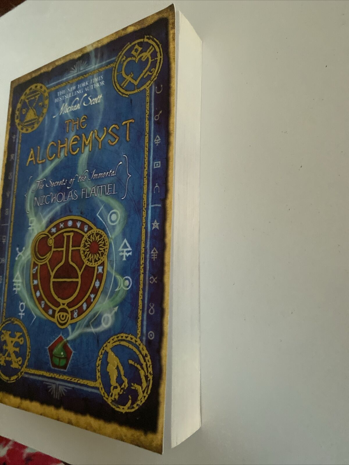 THE ALCHEMIST Michael Scott The Secrets of The Immortal Nicholas Flamel PB 2007