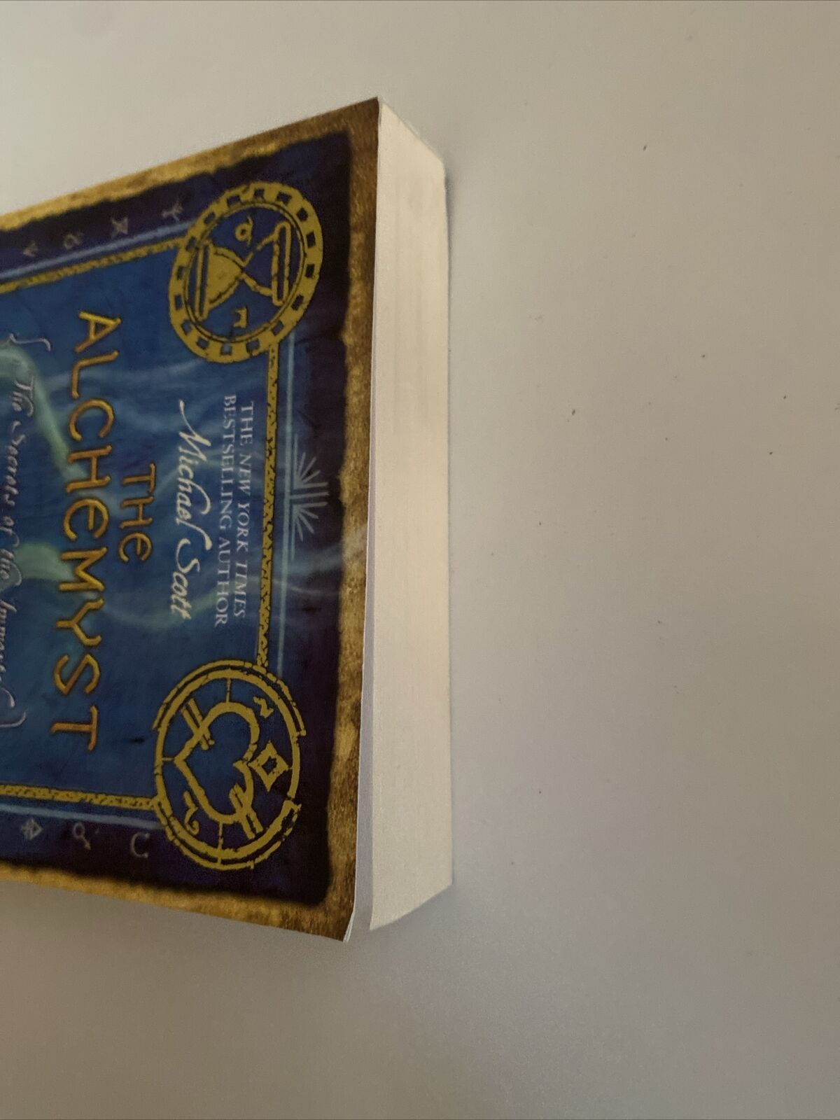 THE ALCHEMIST Michael Scott The Secrets of The Immortal Nicholas Flamel PB 2007