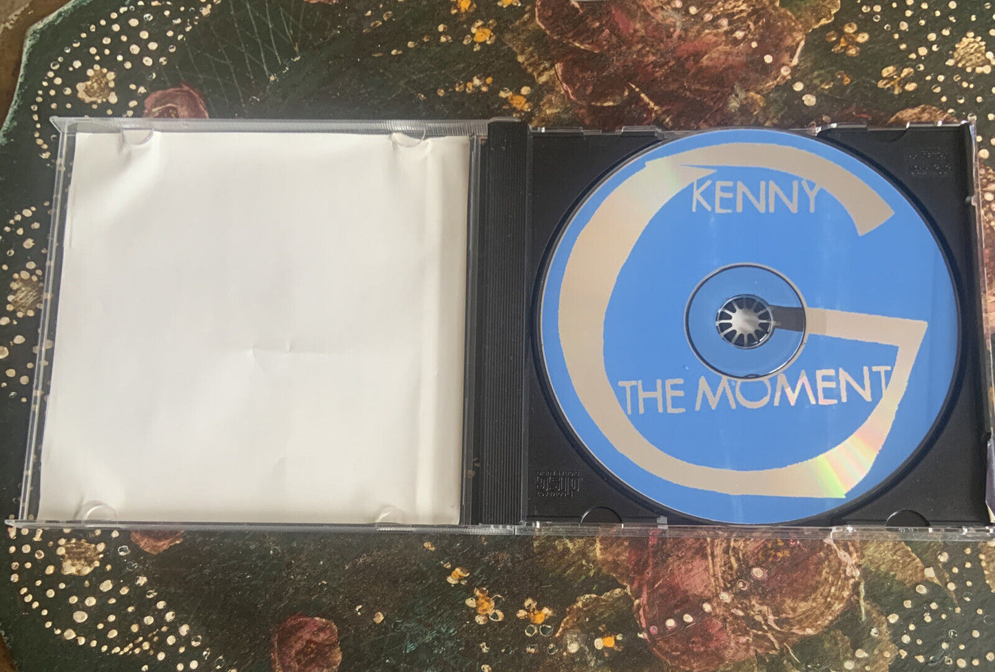 CD The Moment by Kenny G Audio Music CD 1995 Instrumental Ambient  Saxophone