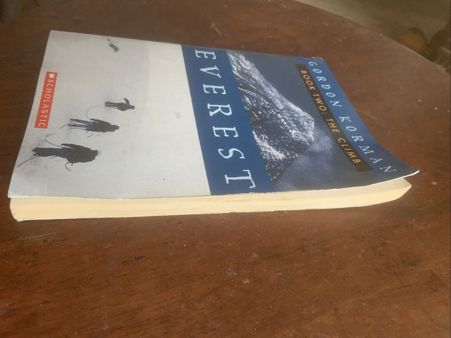PB Book EVEREST Book TwoThe Climb Gordon Korman Scholastic 2002 Tanned Edges