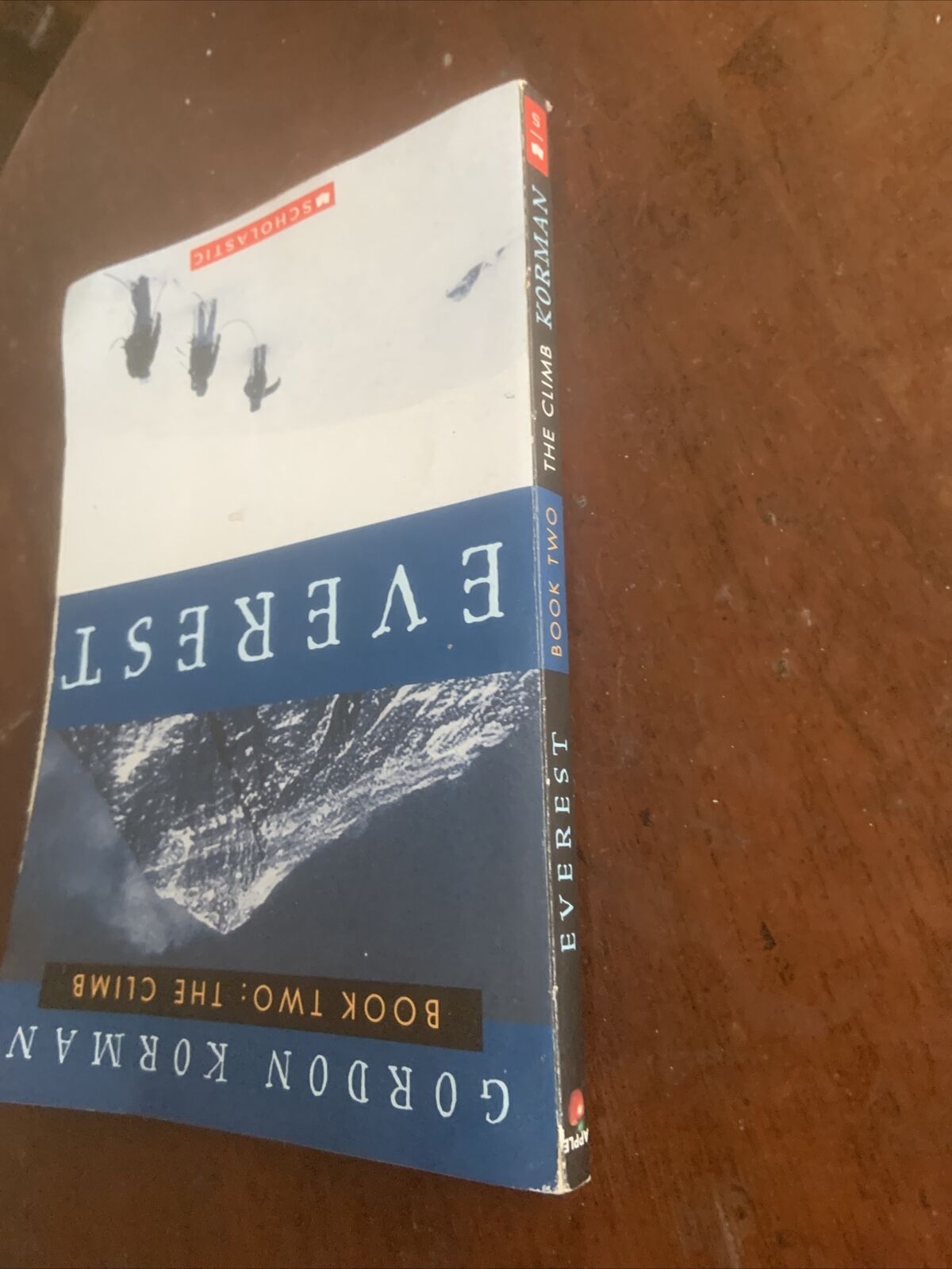 PB Book EVEREST Book TwoThe Climb Gordon Korman Scholastic 2002 Tanned Edges
