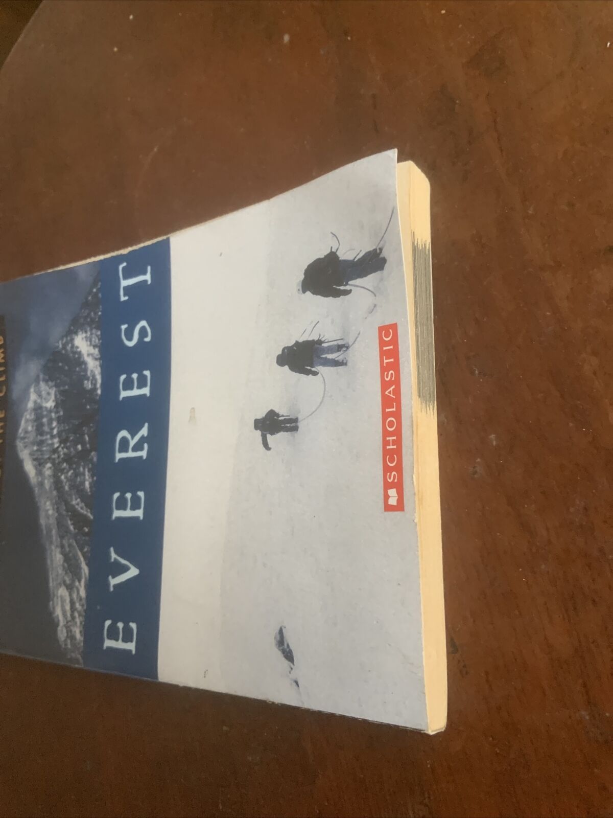 PB Book EVEREST Book TwoThe Climb Gordon Korman Scholastic 2002 Tanned Edges