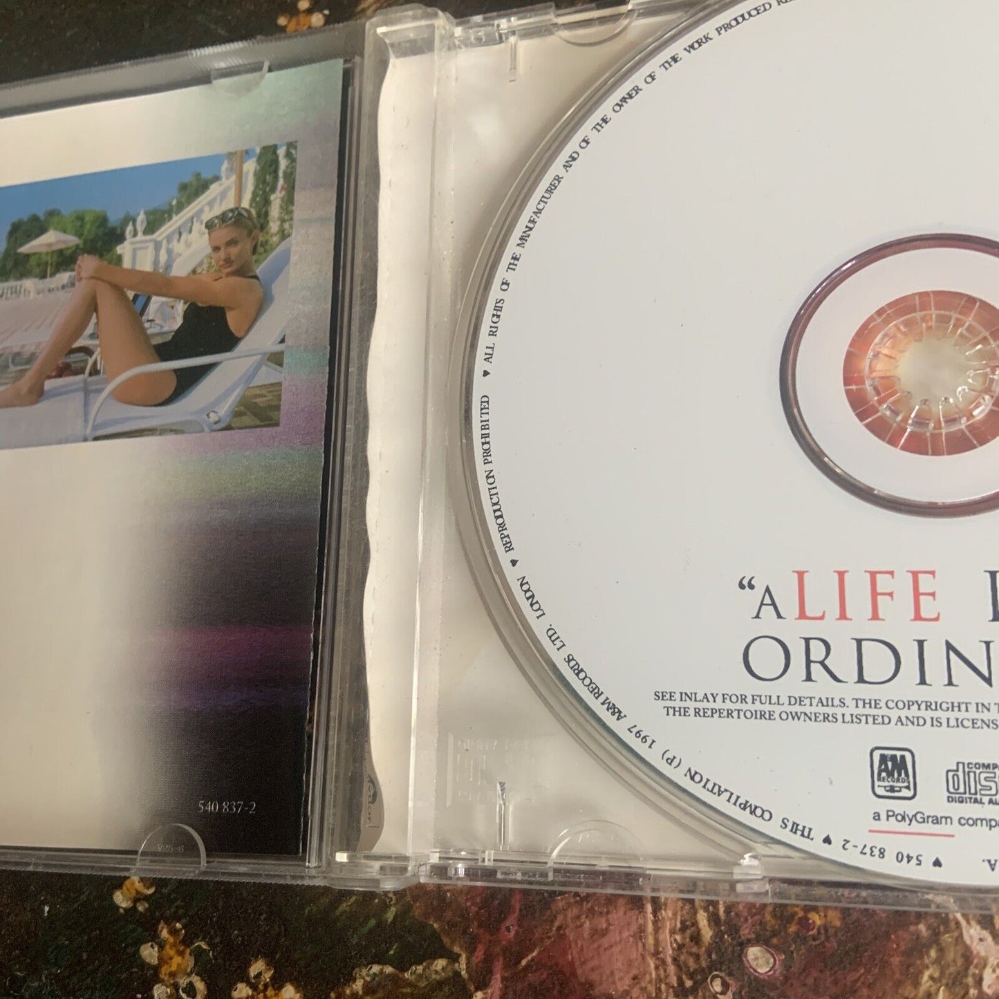 CD A LIFE LESS ORDINARY Original Soundtrack Audio Music Cleaned Disc