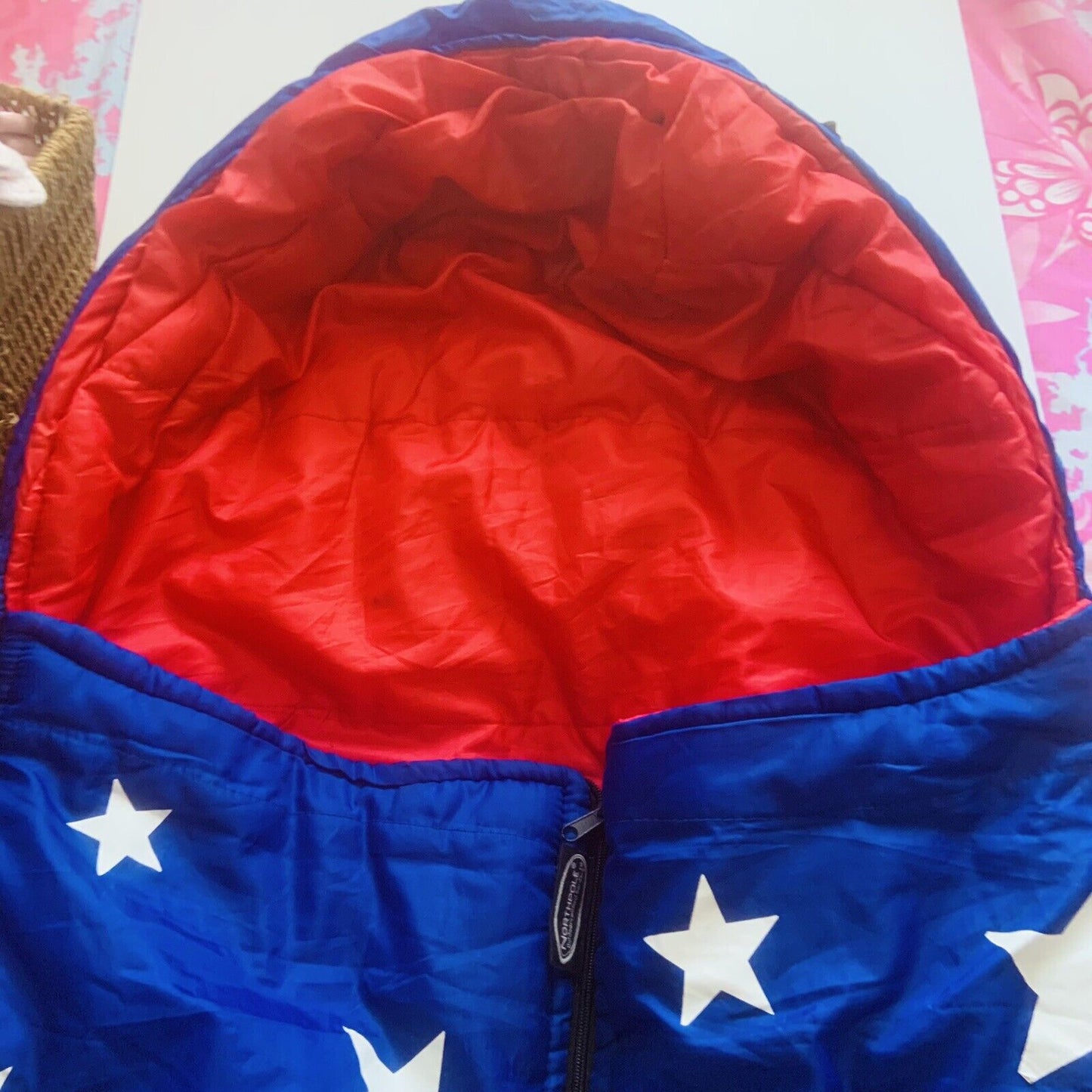 SLEEPING BAG NORTHPOLE Outdoor Suit 66 x147cm Armholes Zip Base Headrest Hood