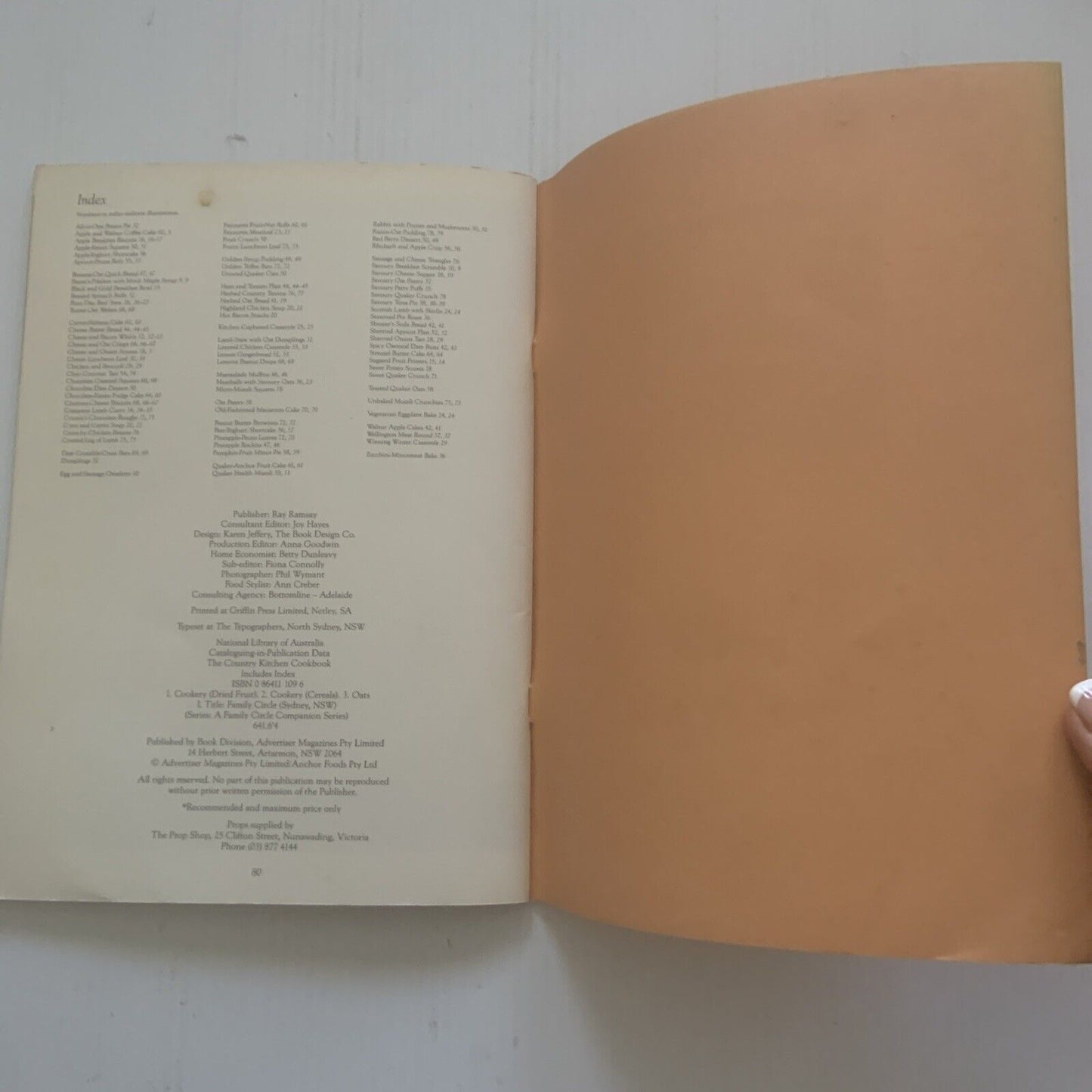 Cookbook Country Kitchen QUAKER OATS Bookazine PB 1980’s Australia