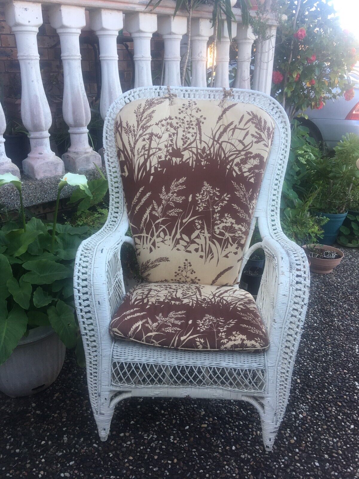 WICKER CANE CHAIR BAMBOO QUEEN SIZE 111 x72.5cm ARM CHAIR 1980's PEACOCK Padded