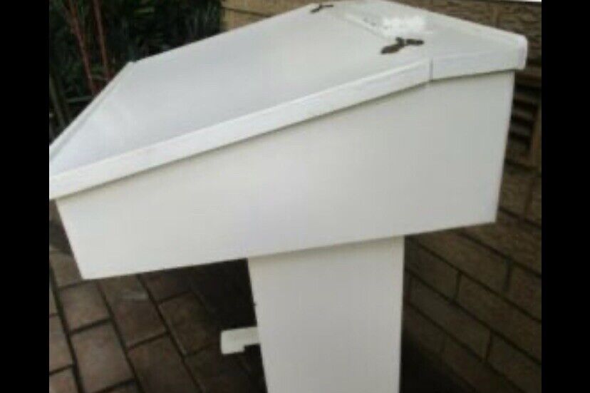 Vintage SCHOOL DESK Child's White Wooden w Hinged Lift Up Sloping Lid & Storage