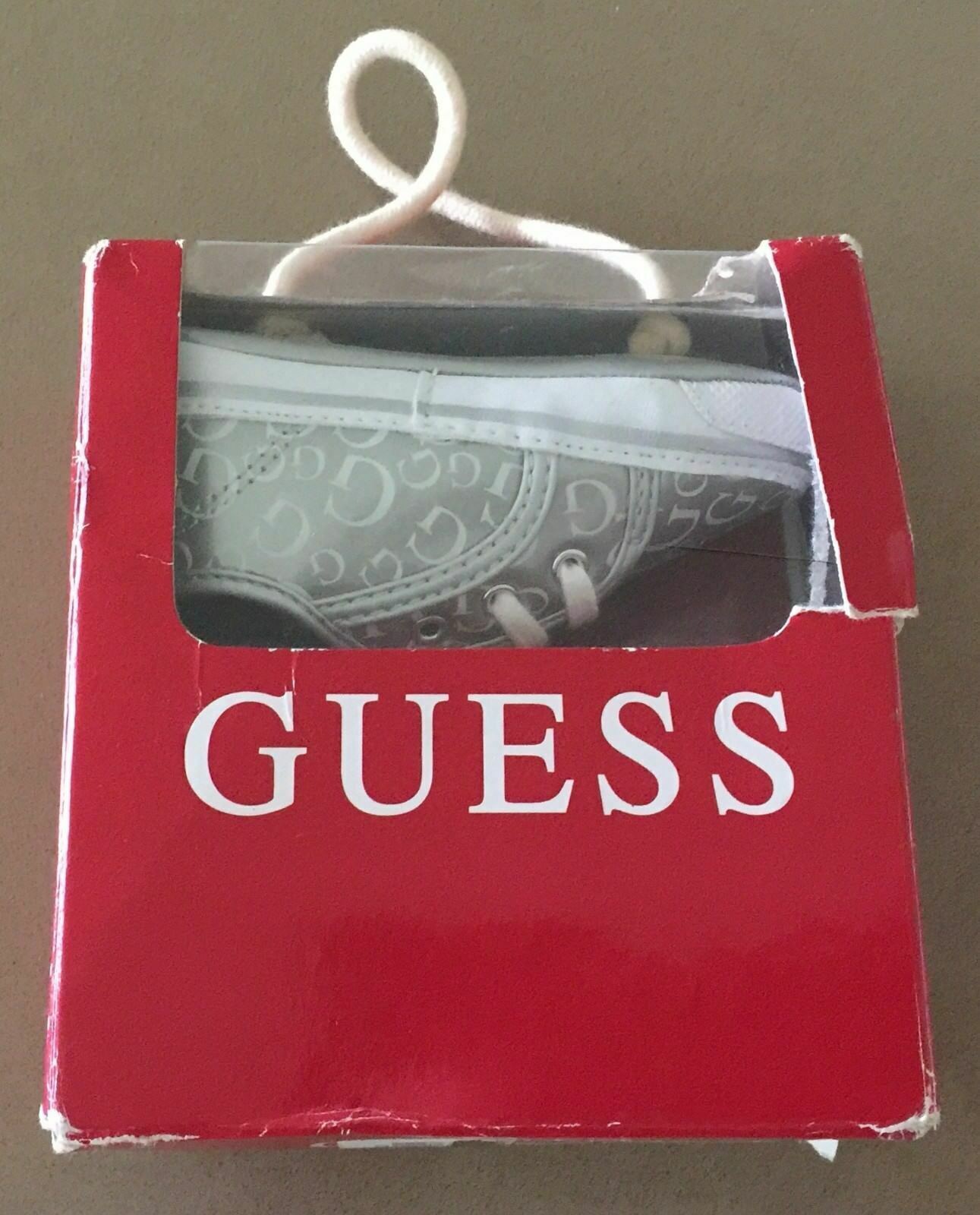 GUESS Baby Shoes Silver & White Signature Crib Size 3 6 - 9 months Gift Box NEW