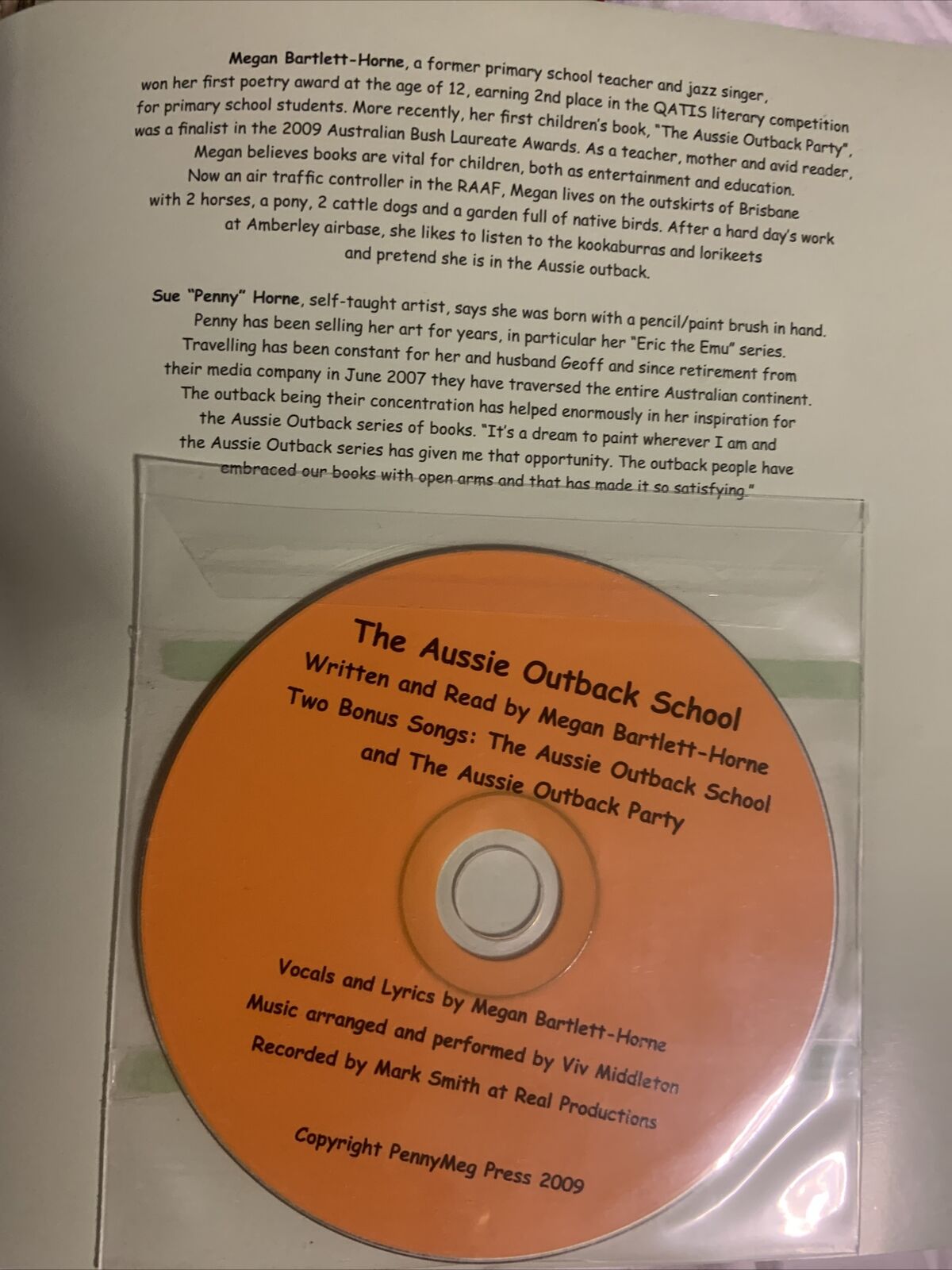 PB Book The Aussie Outback School w CD MEGAN BARLETT-HORNE  lg text colour pic