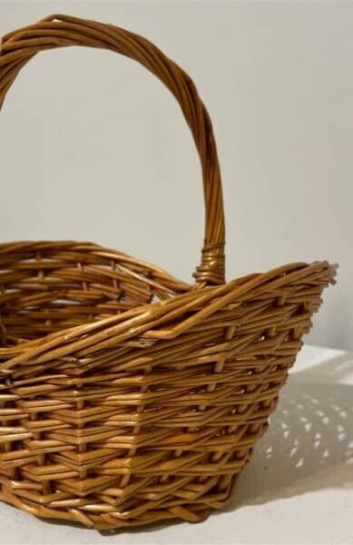 Vintage Wicker Basket 22cm Small Flower Girl Foraging Egg Gift Hamper Carry A329