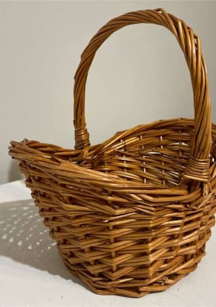 Vintage Wicker Basket 22cm Small Flower Girl Foraging Egg Gift Hamper Carry A329