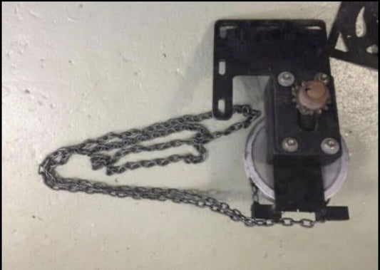 Manual ROLLER DOOR OPENER BLOCK & CHAIN GREAT CONDITION FOR AGE working order