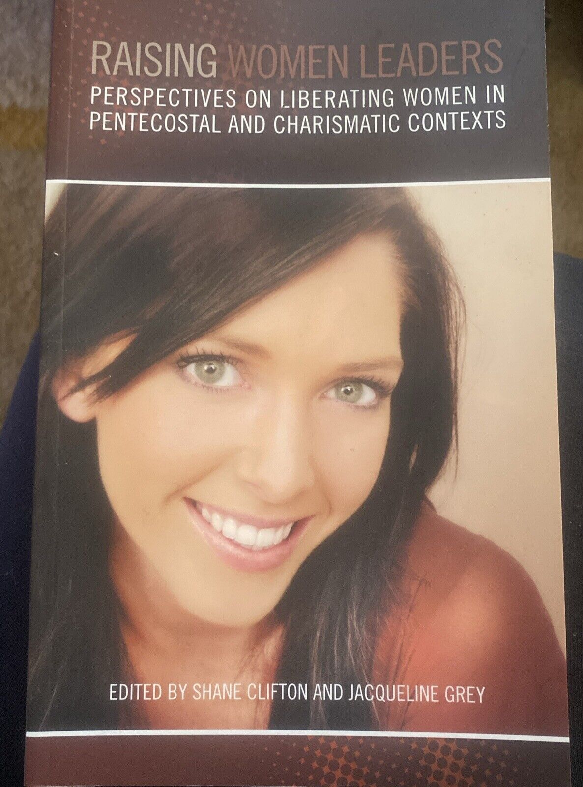 PB Book RAISING WOMEN LEADERS edited by Shane Clifton Jacqueline Grey NEW 2009