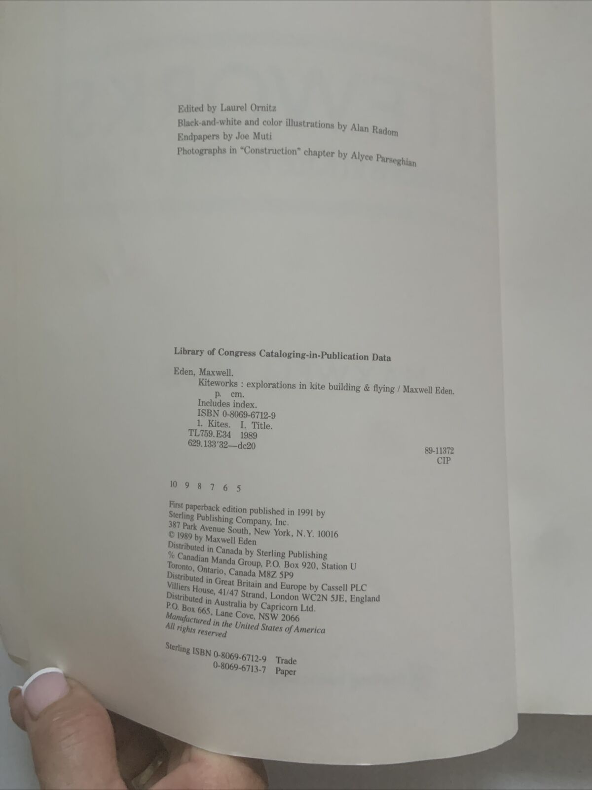 PB Book KITEWORKS Explorations in Kite Building and Flying by Maxwell Eden 1991