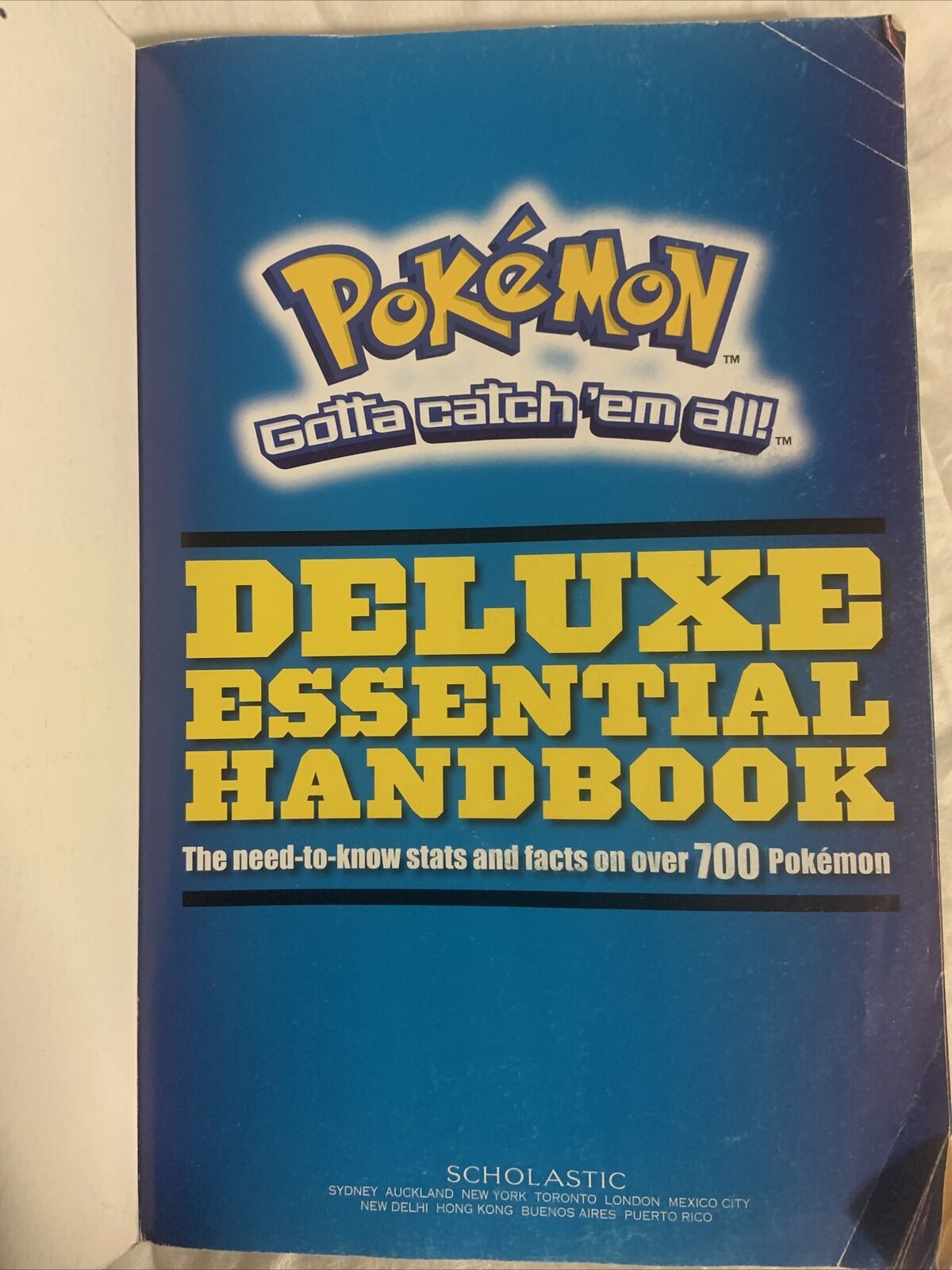POKEMON GOTTA CATCH'EM ALL Deluxe Essential HANDBOOK 2015 Facts On 700 POKÉMON