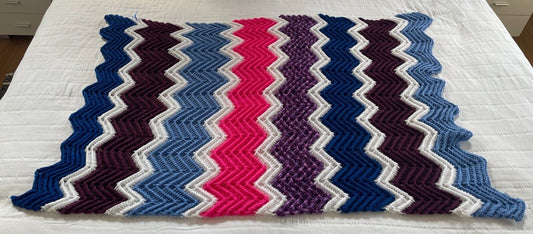 Granny Knit Blanket Colourful Hand Knitted ZIG ZAG Pattern 160 x 126cm Lap Throw