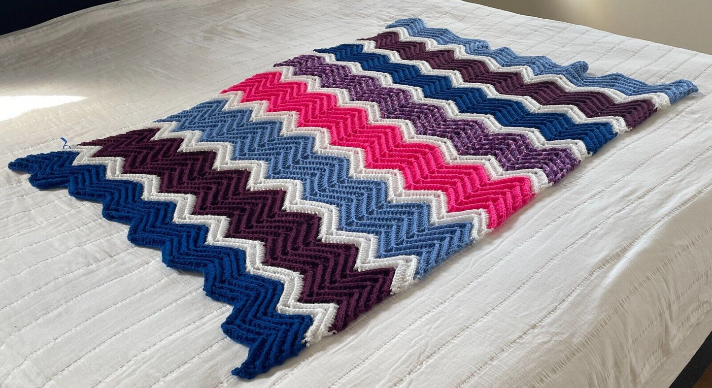 Granny Knit Blanket Colourful Hand Knitted ZIG ZAG Pattern 160 x 126cm Lap Throw