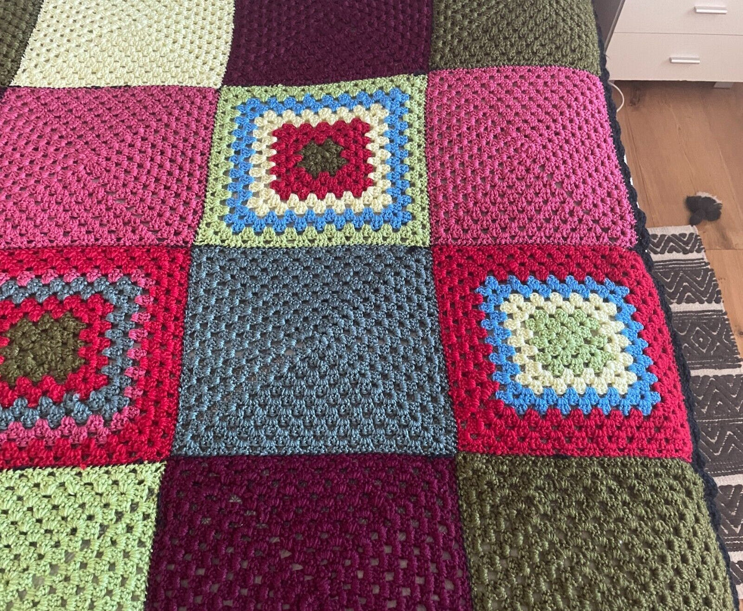 Granny Square Crochet Knit Blanket Colourful Handmade Afghan Spread 200 x 116cm