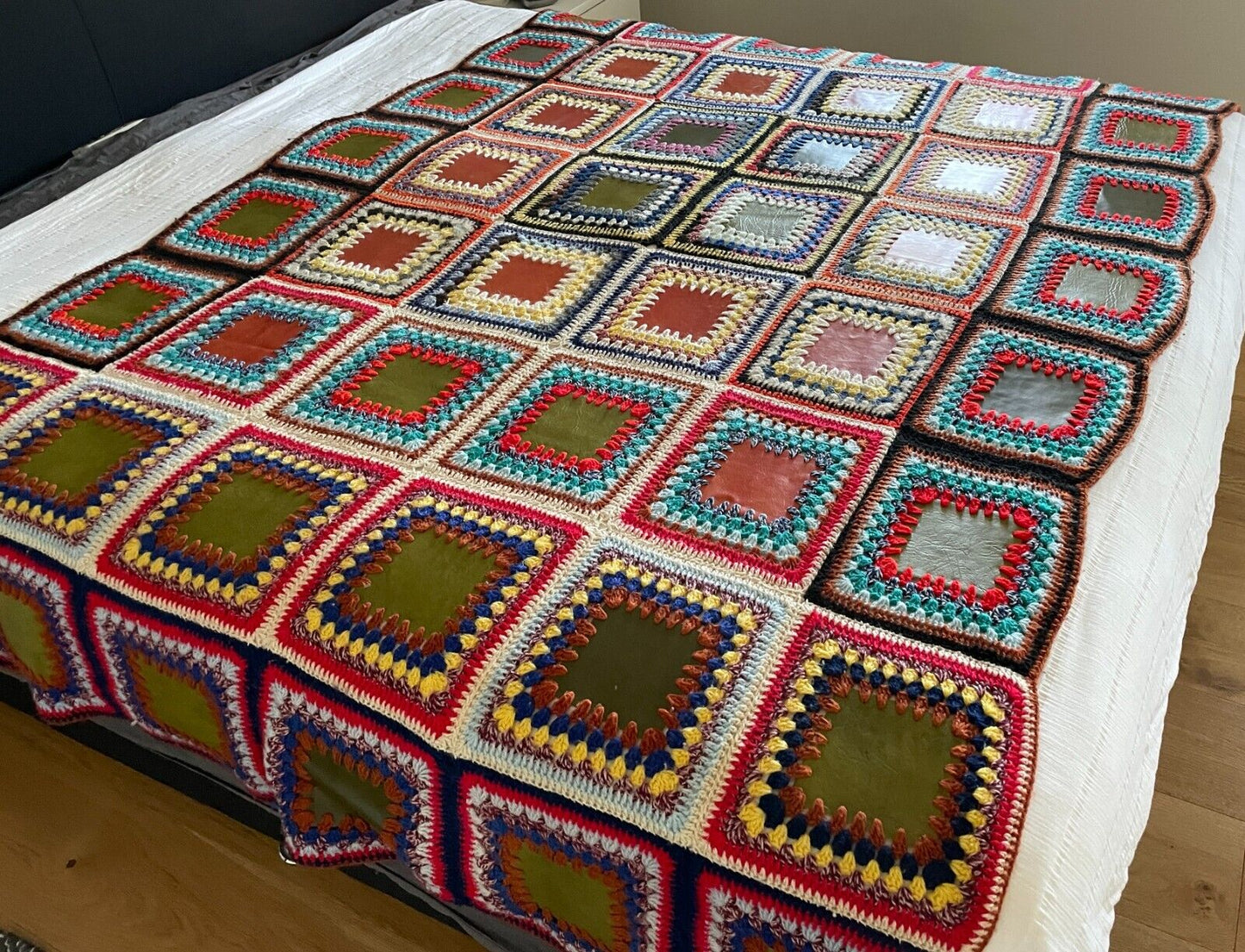 Granny Crochet & VINYL Centre SQUARE Blanket Colourful Handmade Knit 251 x 163cm