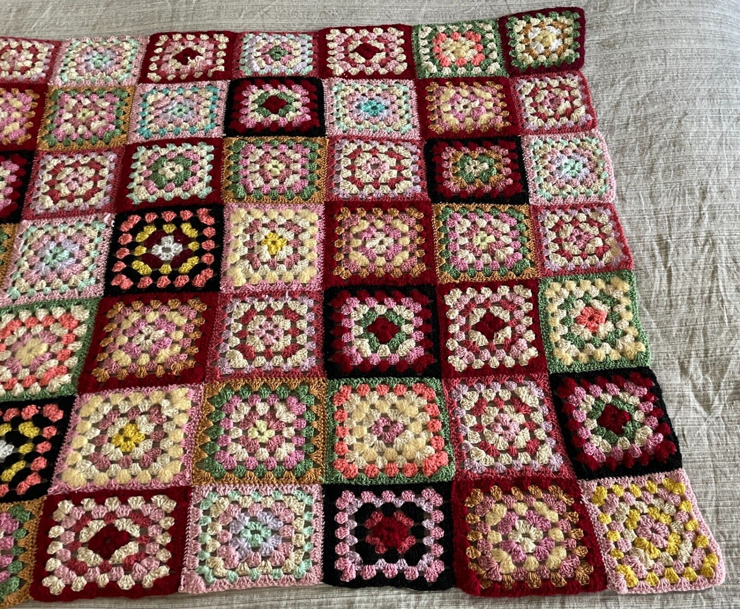 Handmade Granny Squares Crochet Blanket Multicoloured Knit Lap Rug 109 x 139cm
