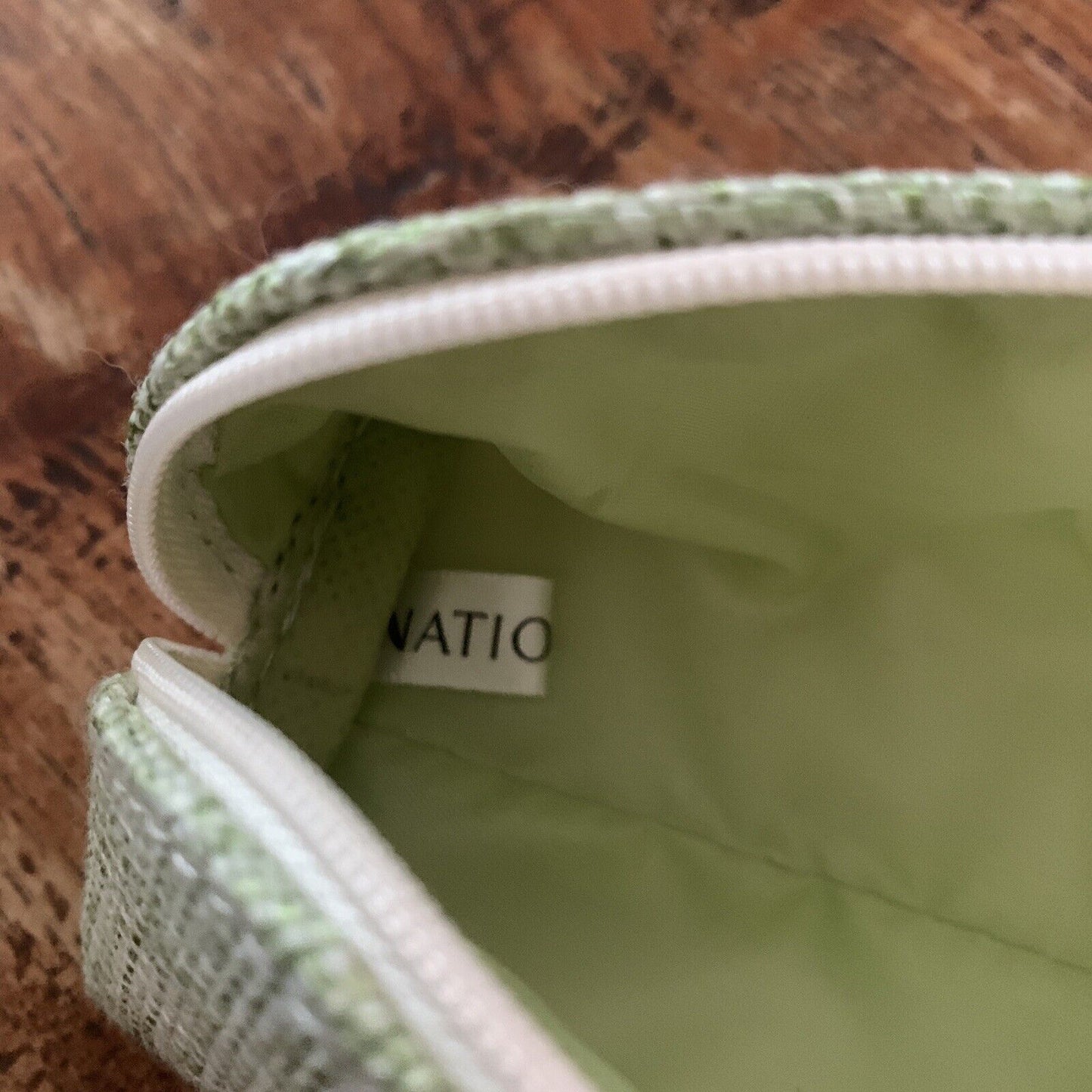 NATIO Green Canvas Pencil Pouch Case Makeup Bag Travel Handbag Zip Flat Base NEW