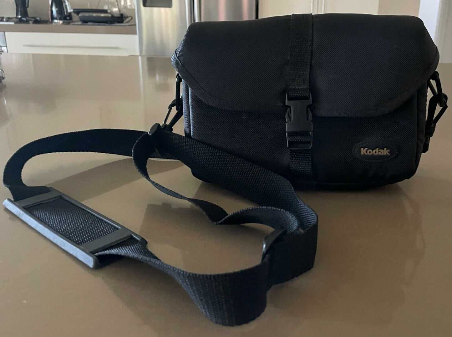 KODAK Camera Carry Bag w Shoulder Strap Logo Clip Front Black Vintage