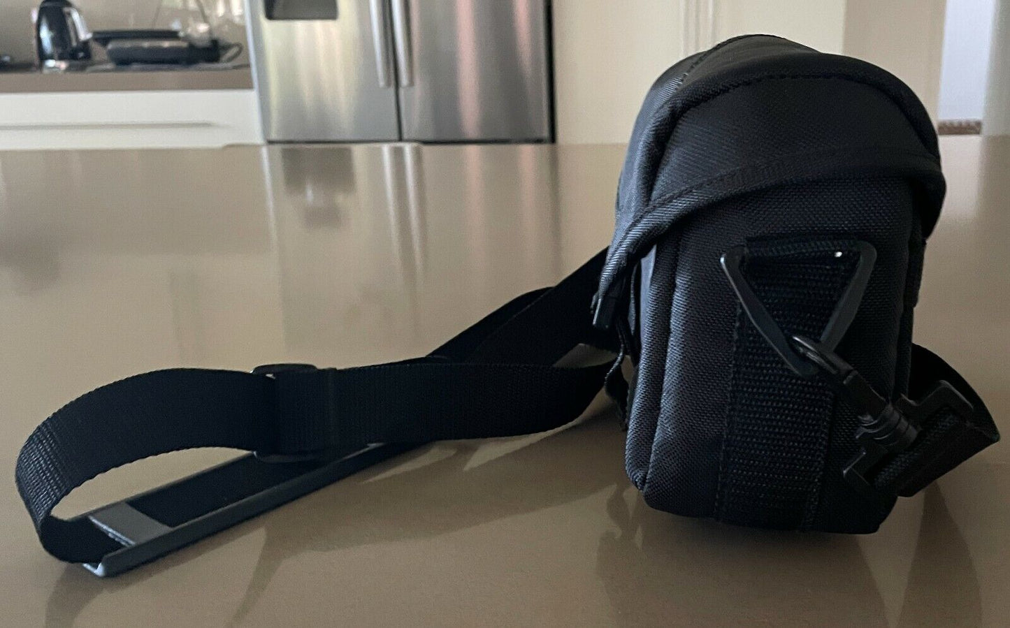 KODAK Camera Carry Bag w Shoulder Strap Logo Clip Front Black Vintage