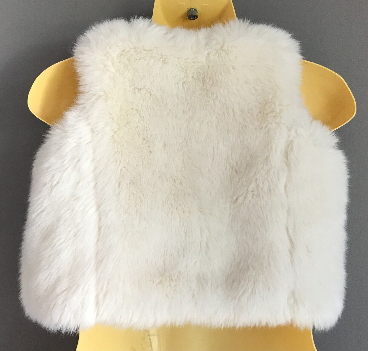 Baby Girl TARGET Off White Sleeveless Faux Fur Vest Gilet Size 6 - 12 months