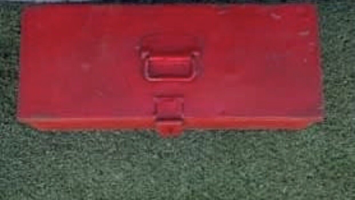 Red Metal Toolbox  Rustic Vintage 53.5cm Heavy Storage Box w handle lockable