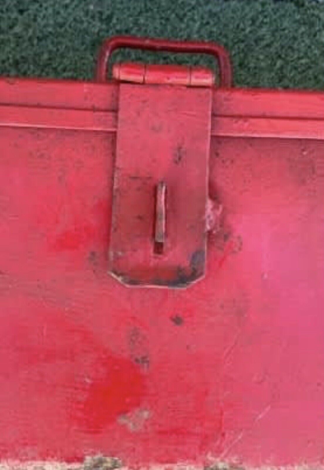Red Metal Toolbox  Rustic Vintage 53.5cm Heavy Storage Box w handle lockable