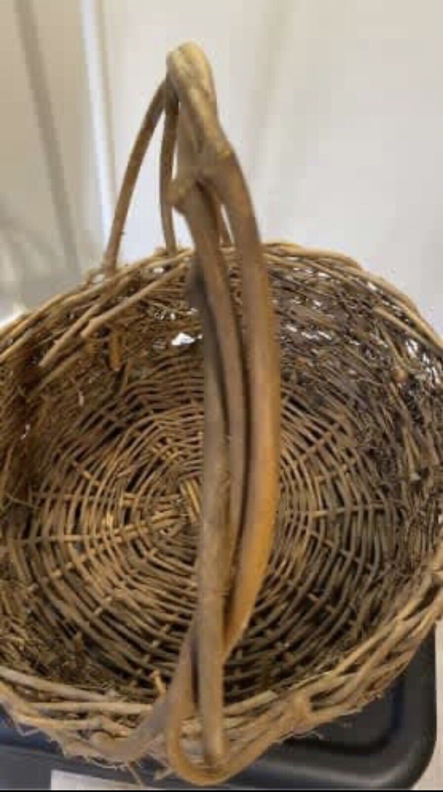 Rustic 33cm Twisted Willow Twig Basket Long Handle Market Garden Eggs AE169
