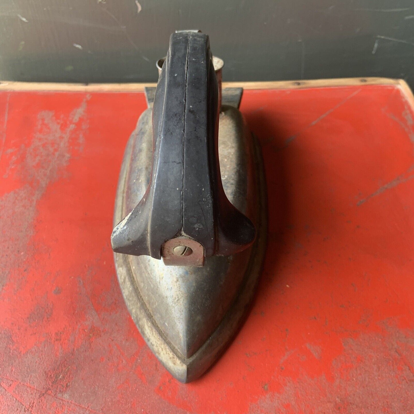 LANGCO 240V 2.7 KG CLOTHES IRON Bakelite Handle NO CABLE Doorstop Rustic Vintage