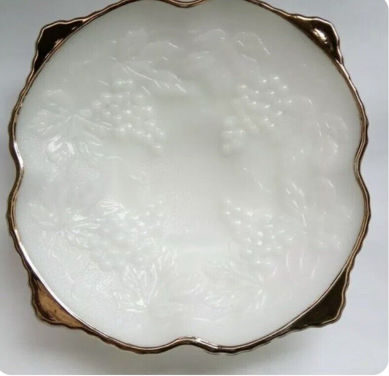 Anchor Hocking 25cm Millk Glass Bowl with Gold Trim 1970’s Excellent Condition