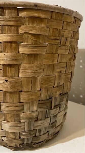 1980’s Rustic 30.5cm Split Cane Woven Basket Planter AE342 Base Discoloured READ