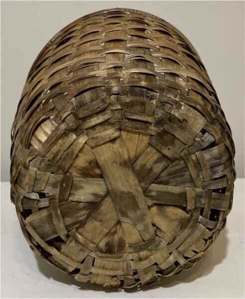 1980’s Rustic 30.5cm Split Cane Woven Basket Planter AE342 Base Discoloured READ
