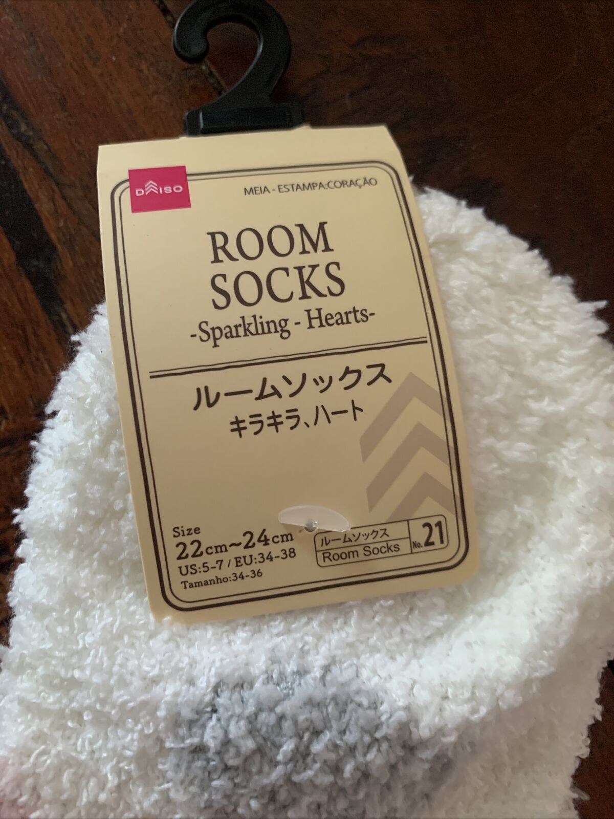 Pair DAISO Room Socks Sparkling Hearts US 5-7 No 21 White Pink Grey Love NEW