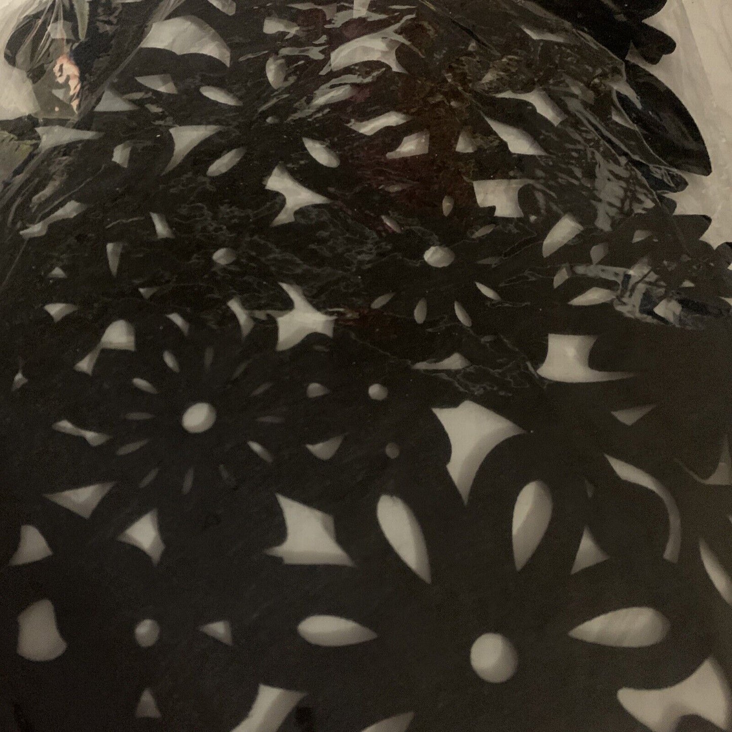 CASAUNO 2 x PLACEMATS Black Flower Leaves Rectangular Felt Laser Cut Sealed NEW