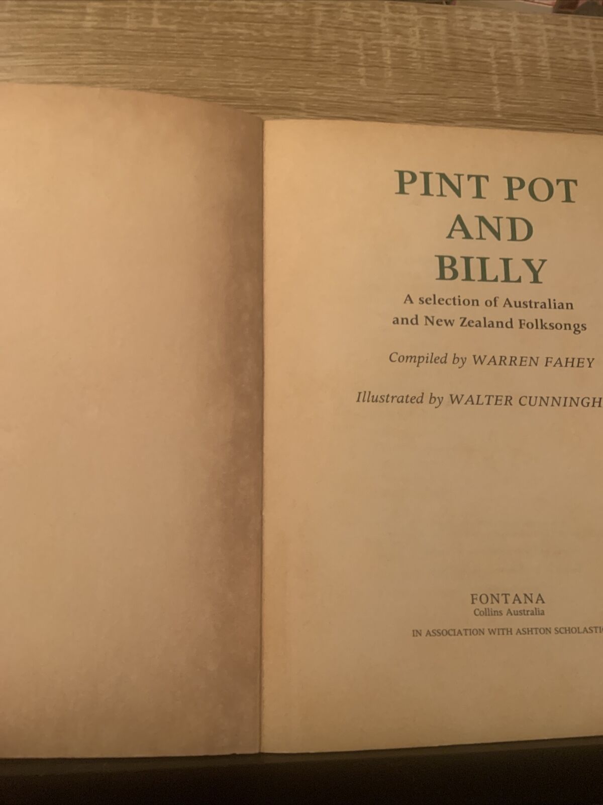 PB Book PINT POT AND BILLY WARREN FAHEY AUSTRALIAN AND NEW ZEALAND FOLKSONGS