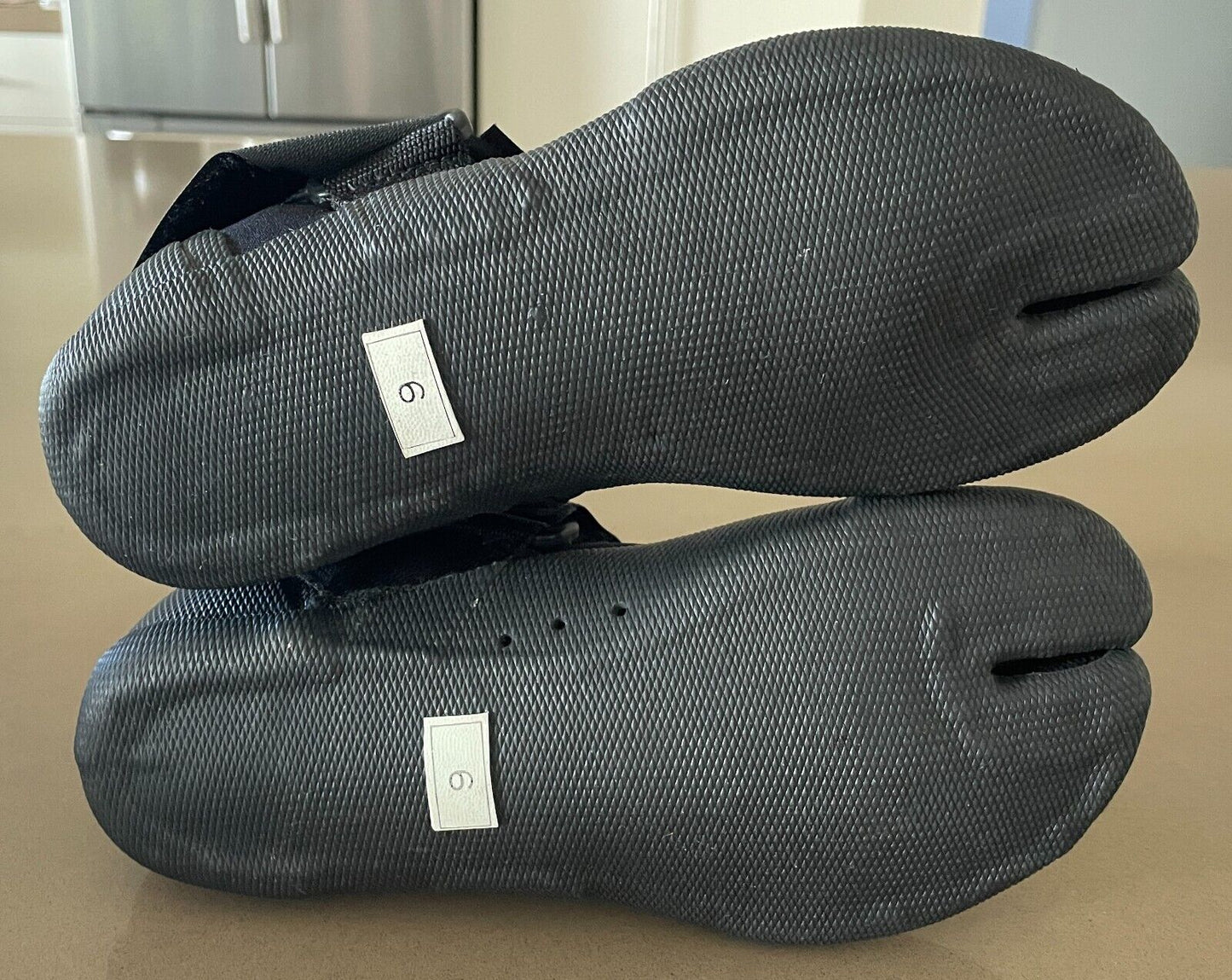 X RATED Aqua Reef Black Booties Boat XR-XSX Grip Split Toe Non Roll Sz 6 22.5cm