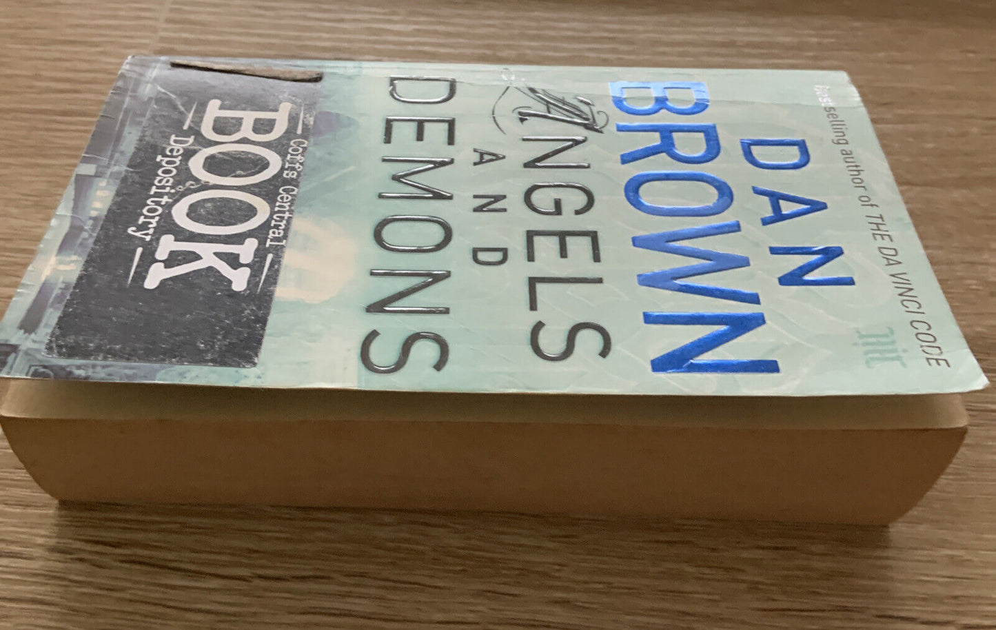Fiction PB ANGELS AND DEMONS by Dan Brown Small Book 2001 Supernatural