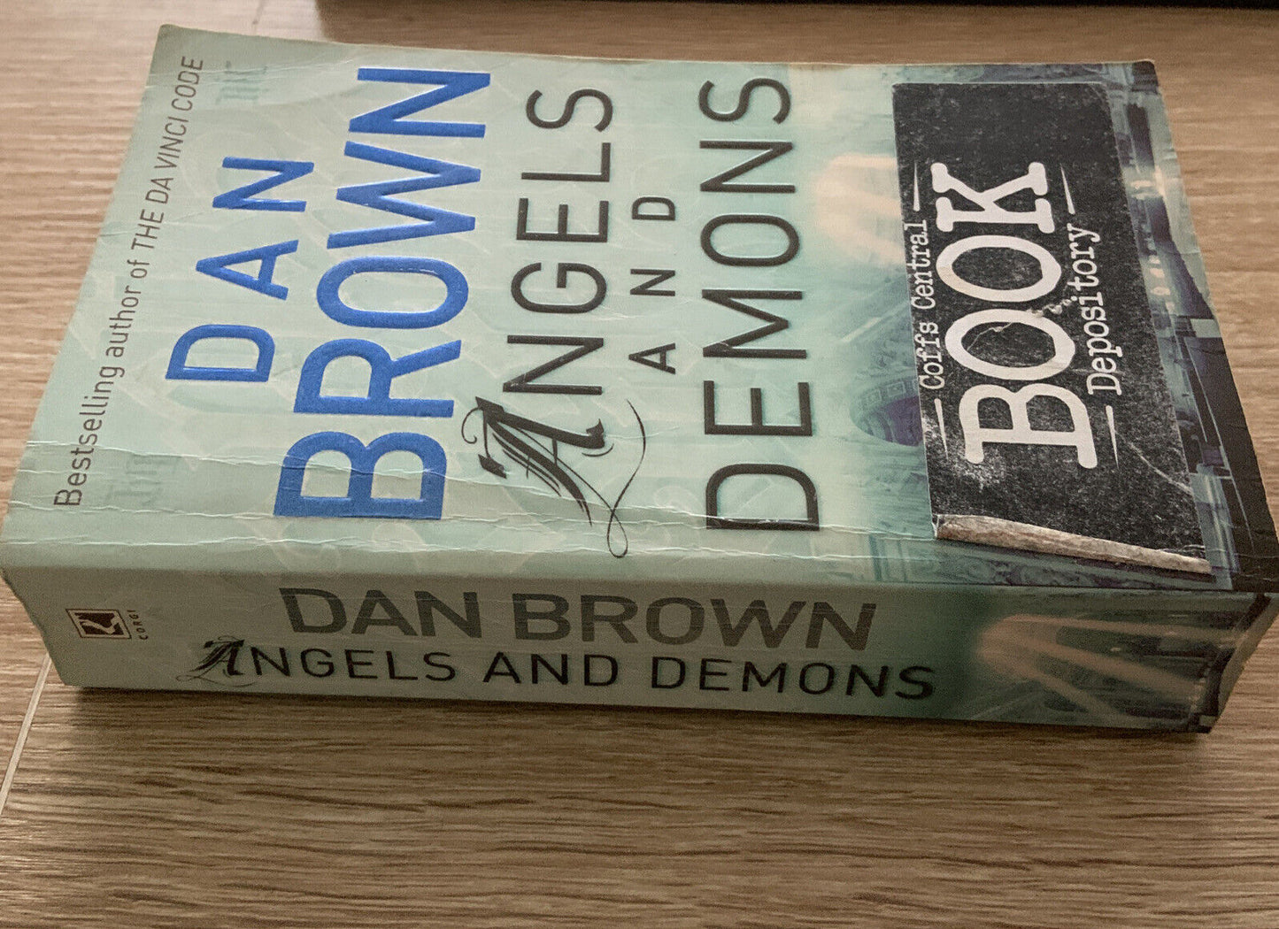 Fiction PB ANGELS AND DEMONS by Dan Brown Small Book 2001 Supernatural