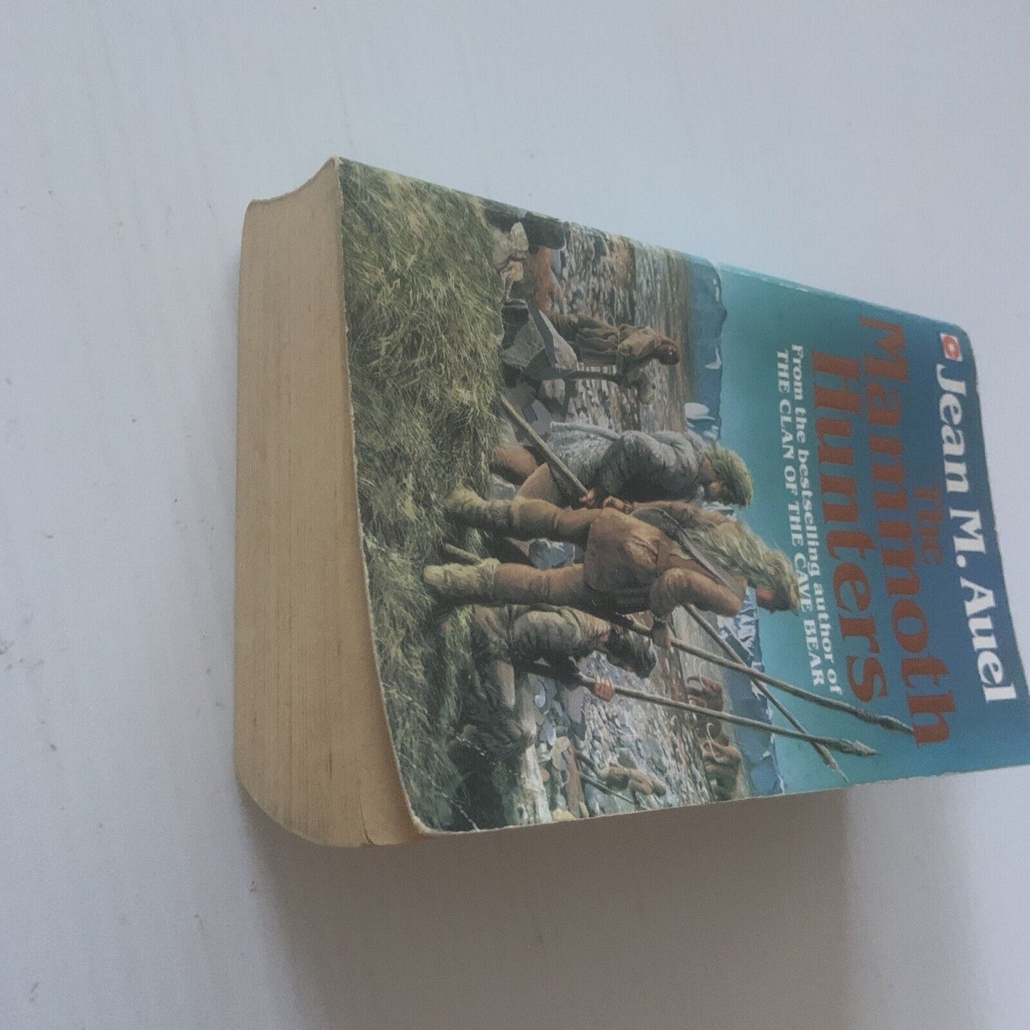 Fiction PB THE MAMMOTH HUNTERS Jean M Auel Earths Children #3 Historical Fantasy