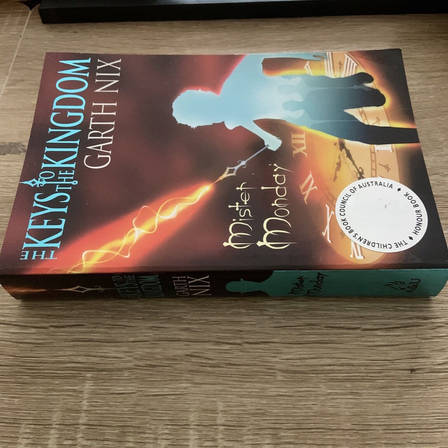 PB Book THE KEYS TO THE KINGDOM Mister Monday by Garth Nix 2003 NEW
