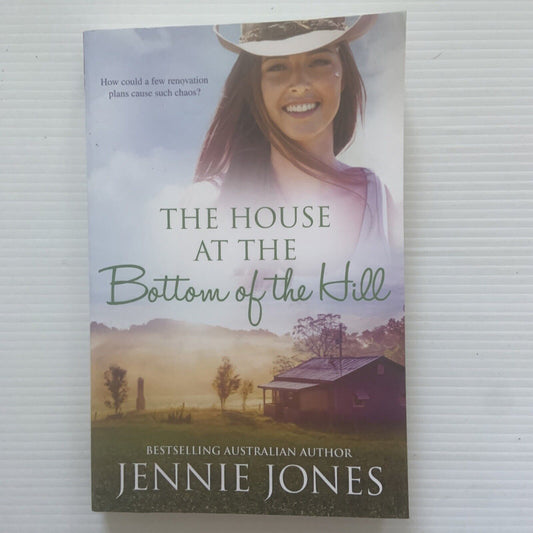 PB Book THE HOUSE AT THE BOTTOM OF THE HILL by Jennie Jones 2021 Australia NEW