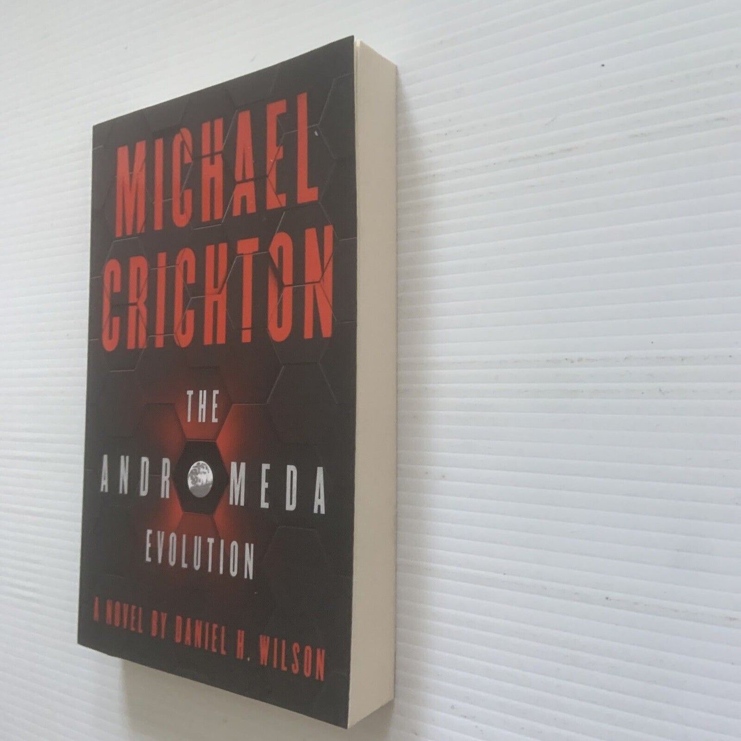 PB Book THE ANDROMEDA EVOLUTION Michael Crichton Novel by Daniel Wilson 2019