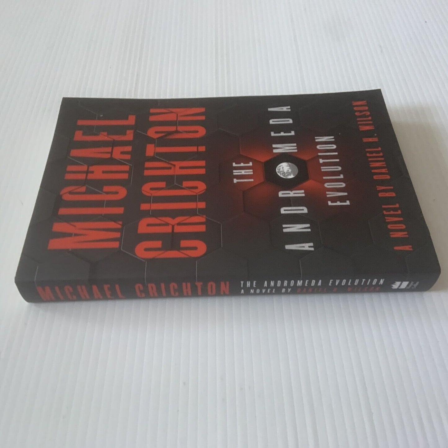 PB Book THE ANDROMEDA EVOLUTION Michael Crichton Novel by Daniel Wilson 2019